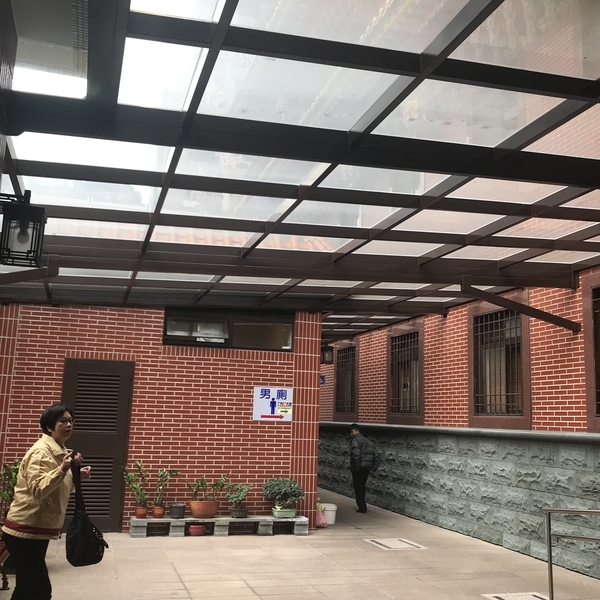 玻璃雨遮-啟陽鐵工廠