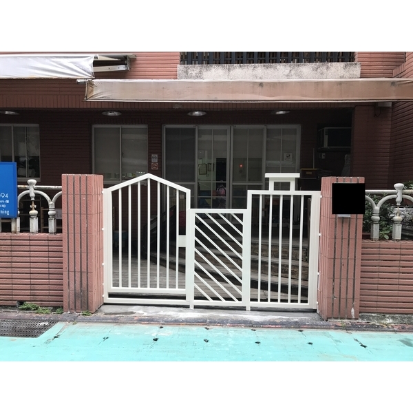 不鏽鋼造型烤漆門-啟陽鐵工廠