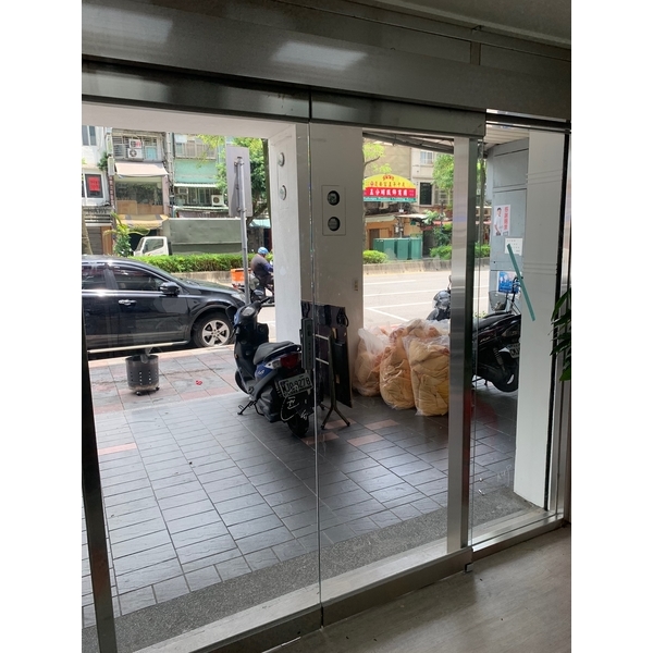 自動門框