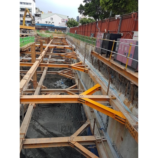 登山營造-臺北市大龍市場及社區重建公共工程-盛隆機械工程股份有限公司