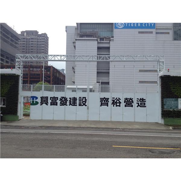 日式摺疊大門
