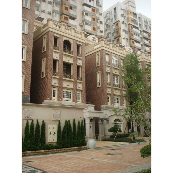 格子氣密窗-鎮辰企業有限公司