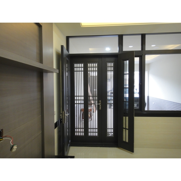 玄關門-鎮辰企業有限公司