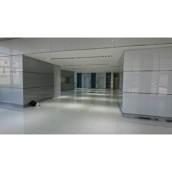 廠辦地板-中國製釉股份有限公司