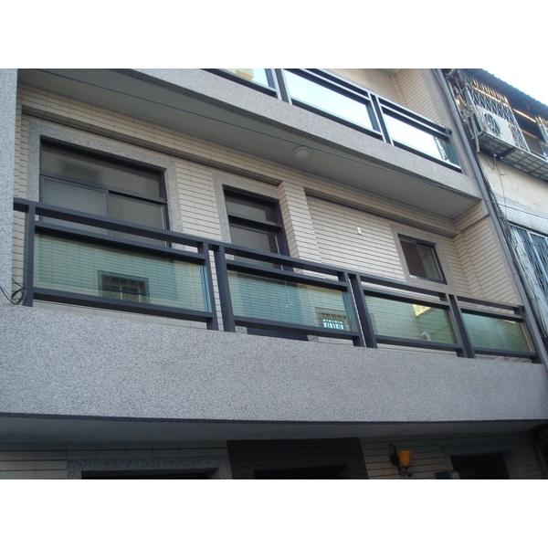 玻璃欄杆-和隆企業社