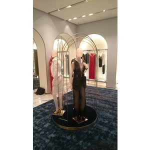 品牌專櫃道具製作-宏璁工業有限公司