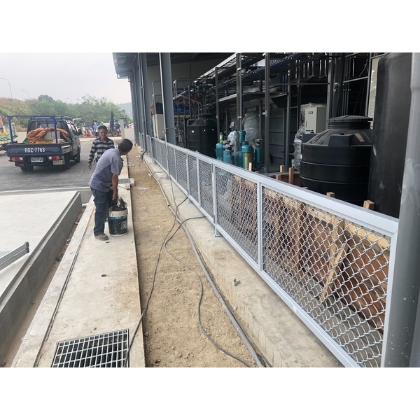鍍鋅烤漆圍籬－新建工程-光輝金屬工程股份有限公司