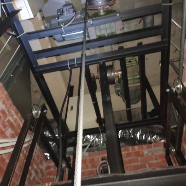 菜梯更換主鋼索-竤瑞機電工程有限公司