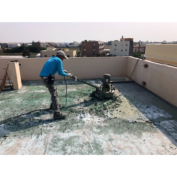 屋頂PU機械剷除-上銘防水工程有限公司