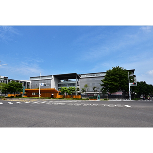 美國學校-東鐵企業股份有限公司