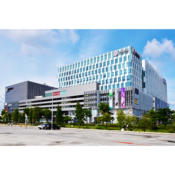 南紡購物中心-東鐵企業股份有限公司