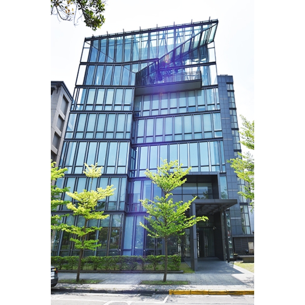 妮傲絲翠總部大樓-東鐵企業股份有限公司