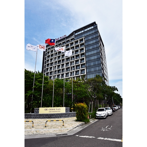 皇冠假日酒店-東鐵企業股份有限公司