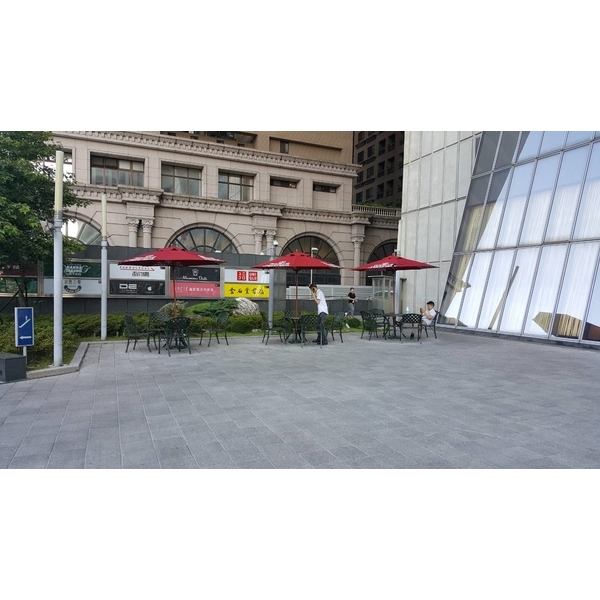 悅匠家具 - 新北板橋大遠百-老貝壳股份有限公司