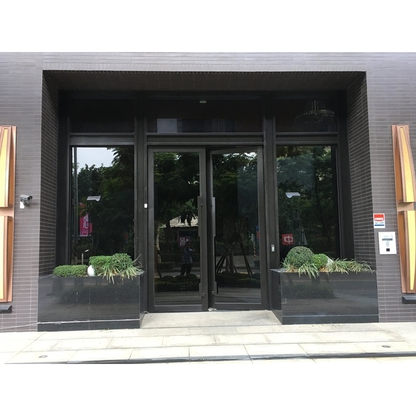 不銹鋼玻璃門工程-堃源鋼鋁有限公司