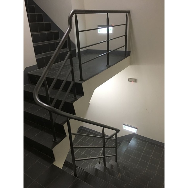 不銹鋼扶手工程-堃源鋼鋁有限公司