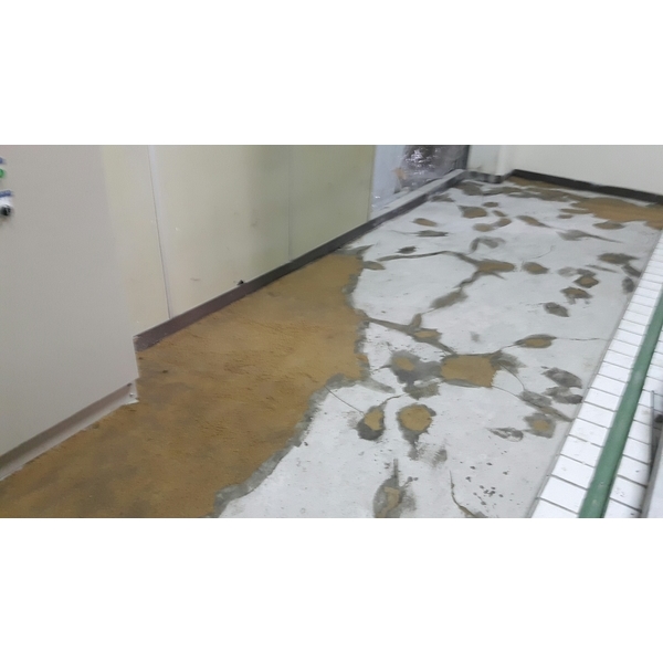 地坪坑洞修補及裂縫補強-總合防水工程有限公司