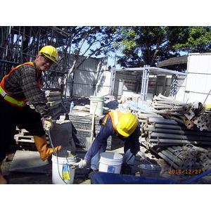 李建牌早強無收縮水泥 備料 02 與水混合充分攪拌-永協企業社
