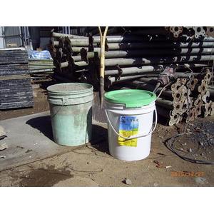 李建牌早強無收縮水泥 備料 02 與水混合充分攪拌-永協企業社