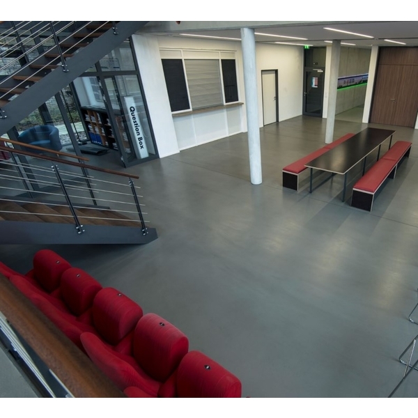 PANDOMO磐多魔牆面地坪