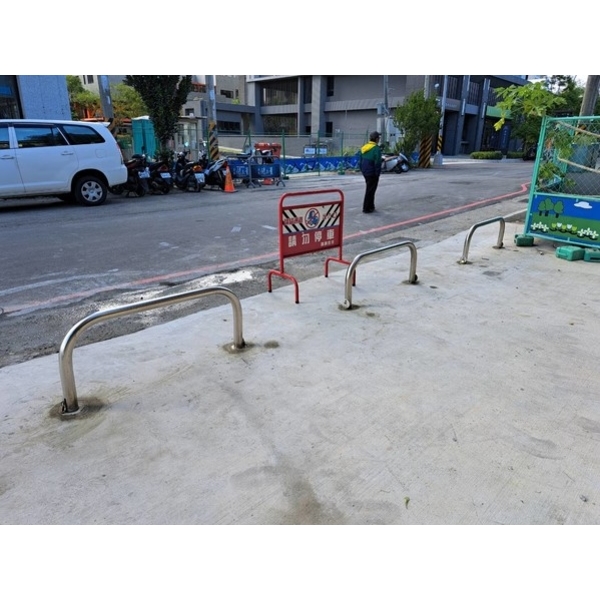 車阻-活動式車阻工程（台中市政府社會局）-典雅雕塑工程有限公司