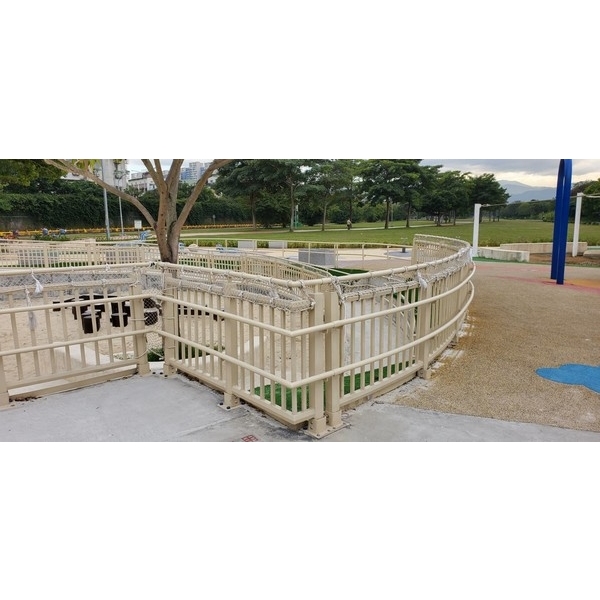 欄杆及格柵-大漢溪右岸鐵路橋與浮洲橫移門間高灘地增設共融暨全齡遊具工程