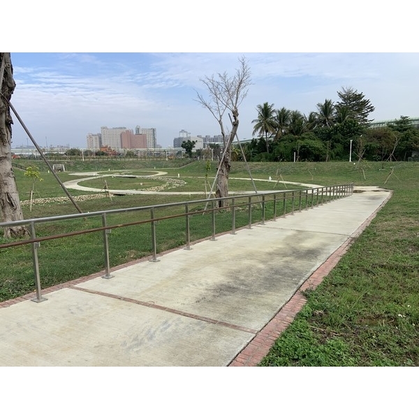 欄杆及格柵-台中市第13期市地重劃區內滯洪池工程 欄杆及格柵-台中市第13期市地重劃區內滯洪池工程