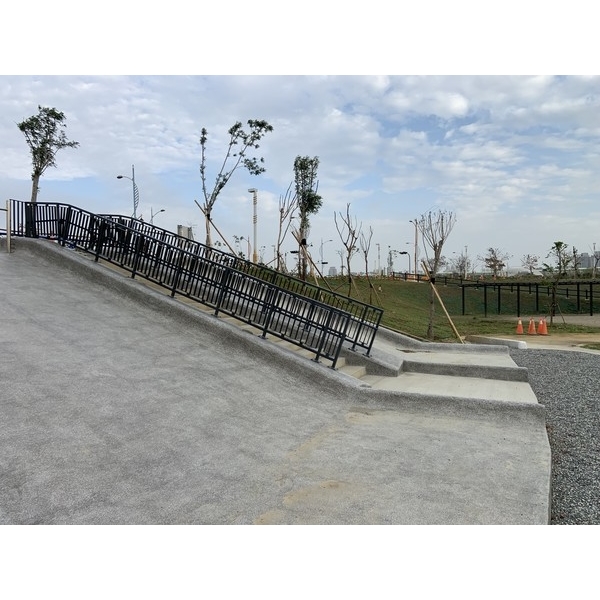 欄杆及格柵-台中市第13期市地重劃區內滯洪池工程