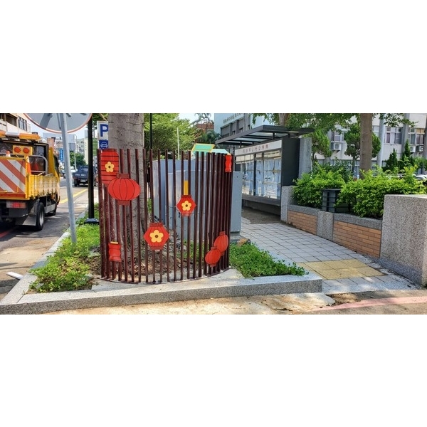 欄杆及格柵-頭份市公所(中山路側)人行道改善工程 欄杆及格柵-頭份市公所(中山路側)人行道改善工程