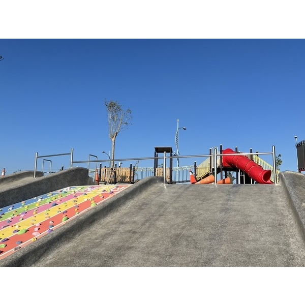 站轉坐扶手-台中市第13期市地重劃區內滯洪池工程