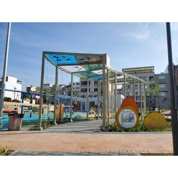 涼亭及棚架－員林市三和公園地下停車場及活動中心興建統包工程-典雅雕塑工程有限公司