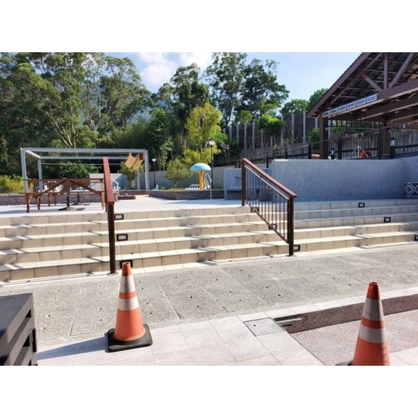 欄杆-小烏來風景特定區羅浮溫泉二號井取公館路暨大眾湯池工程 欄杆-小烏來風景特定區羅浮溫泉二號井取公館路暨大眾湯池工程