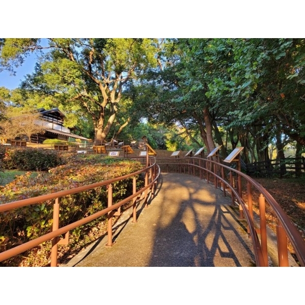 欄杆-淡水區和平公園文學藝術步道牌面配置工程 欄杆-淡水區和平公園文學藝術步道牌面配置工程