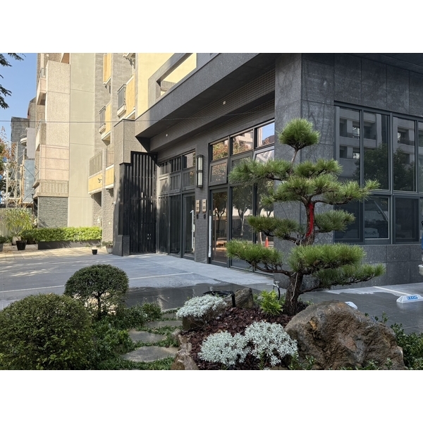 圓福鎮建設竹北高鐵特區精緻庭園