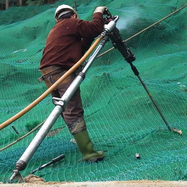 自鑽式土釘