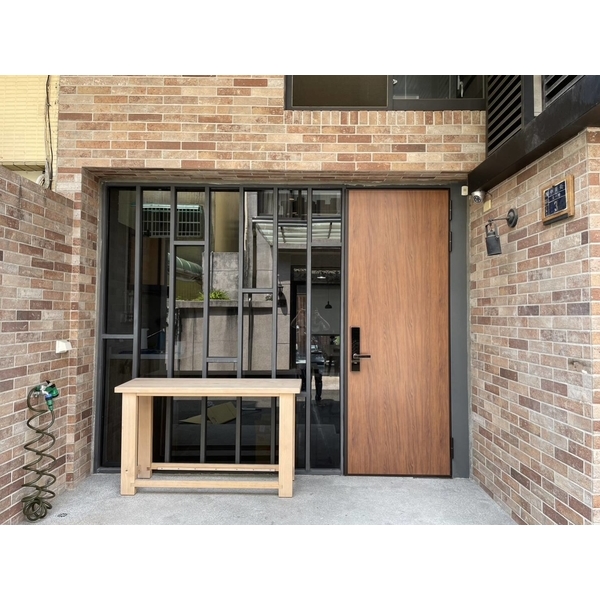 玄關門 – 金屬防水面板-中通盟鋁業有限公司