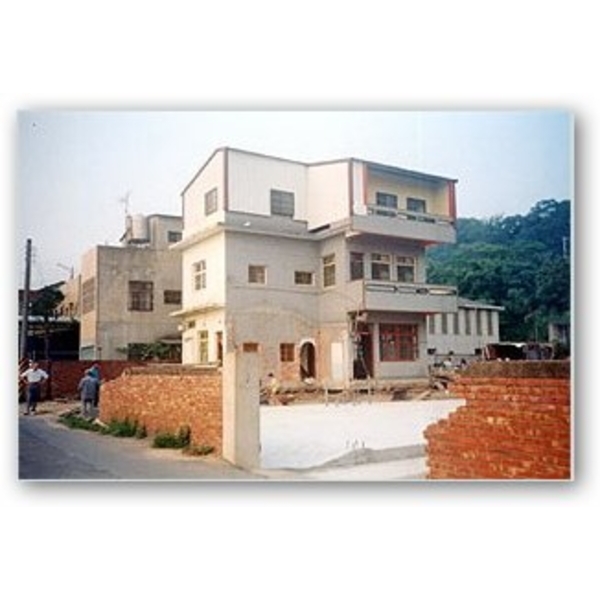 苗栗縣公館鄉尖山村房屋轉向遷移 苗栗縣公館鄉尖山村房屋轉向遷移
