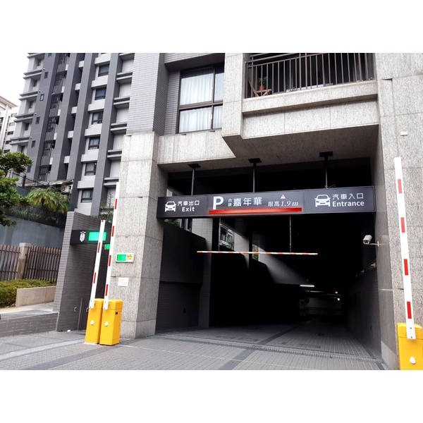 限高燈箱-巨光創意設計有限公司