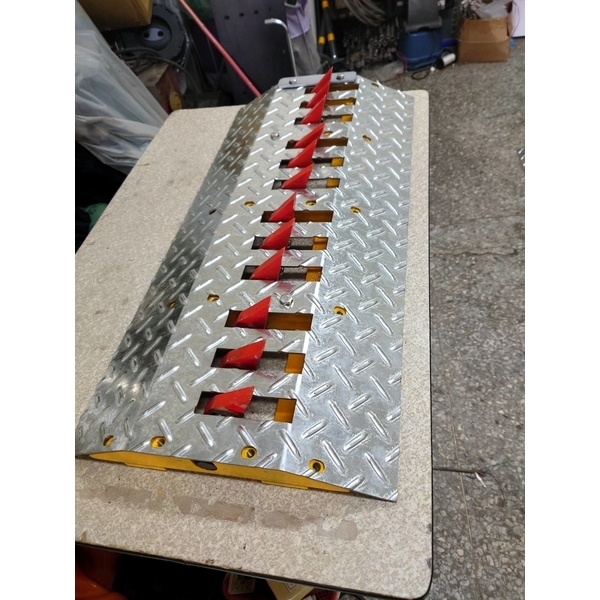 阻車柵-百銓企業有限公司