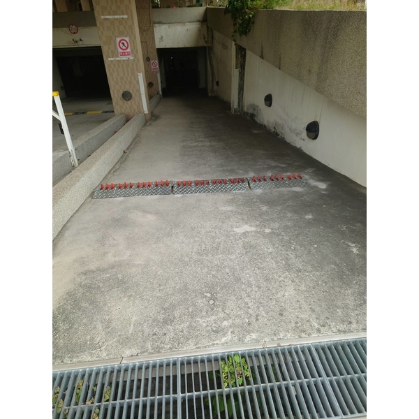 阻車柵-百銓企業有限公司