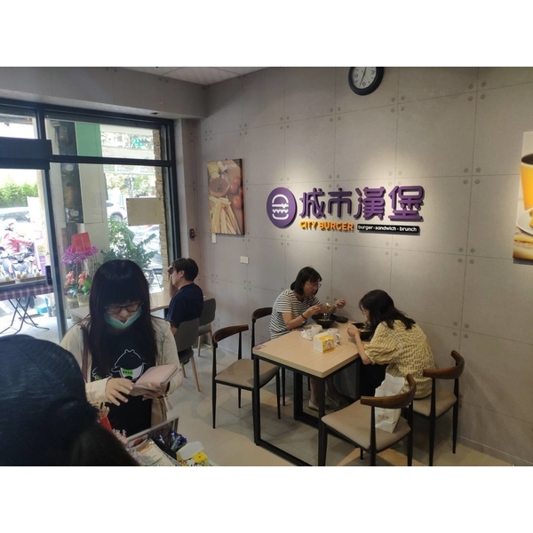 餐飲店裝潢完工 餐飲店裝潢完工