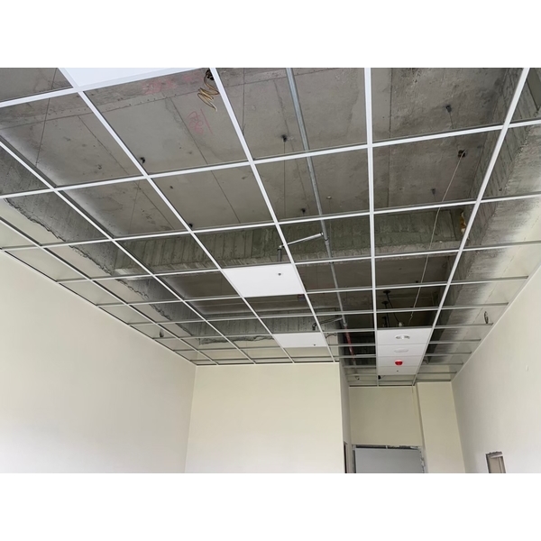 輕鋼架天花板