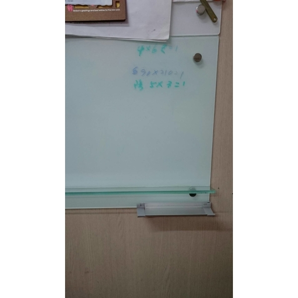 玻璃白板含玻璃筆槽和鋁筆槽