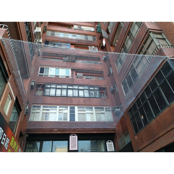 信陽大樓-防磁磚墜落網-開旭專業圍網有限公司