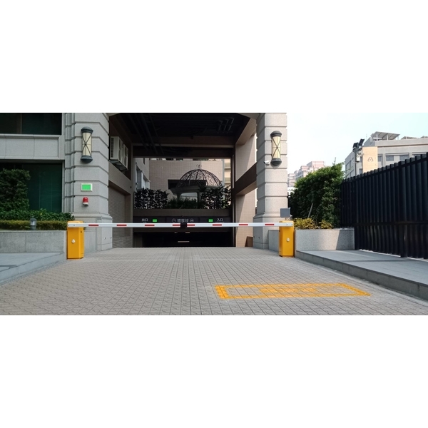 長距離車道門禁管制系統 長距離車道門禁管制系統