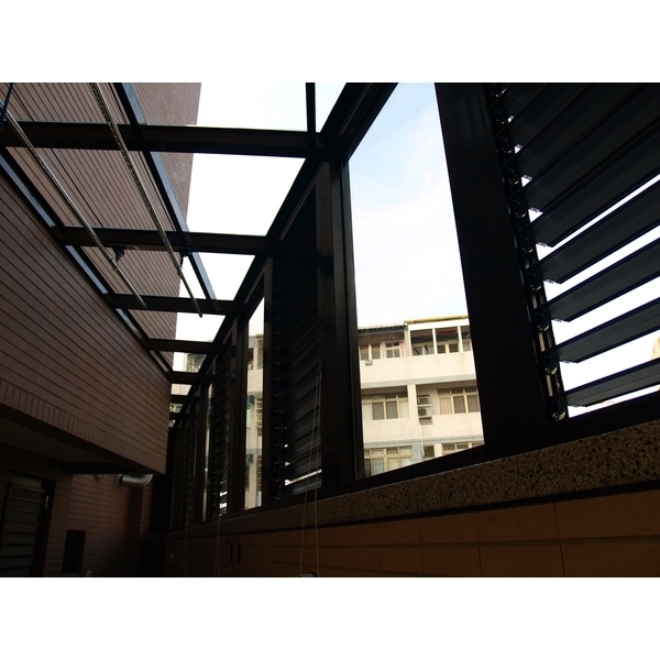 玻璃採光罩-越大建材行