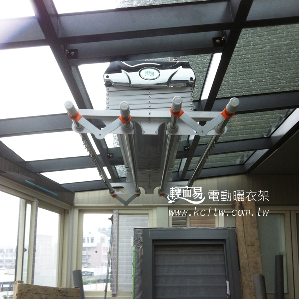 輕而易電動曬衣架完工實景-芯宇國際有限公司