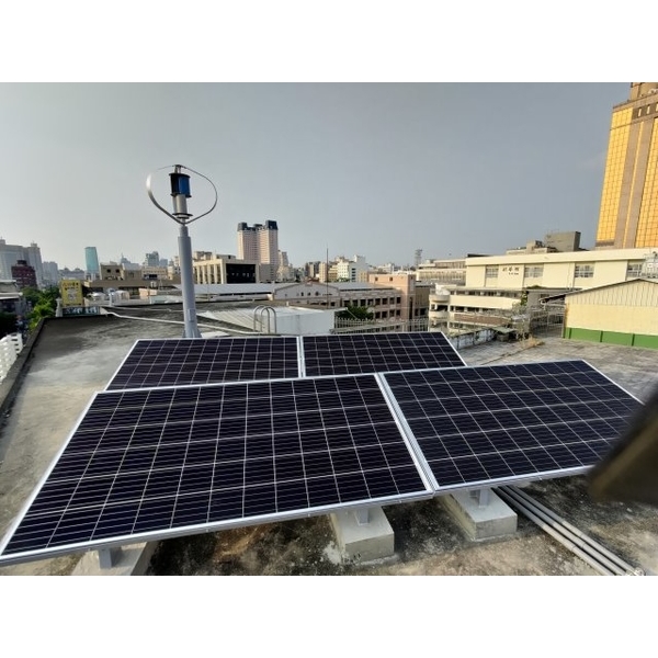 集中型風光互補LED路燈