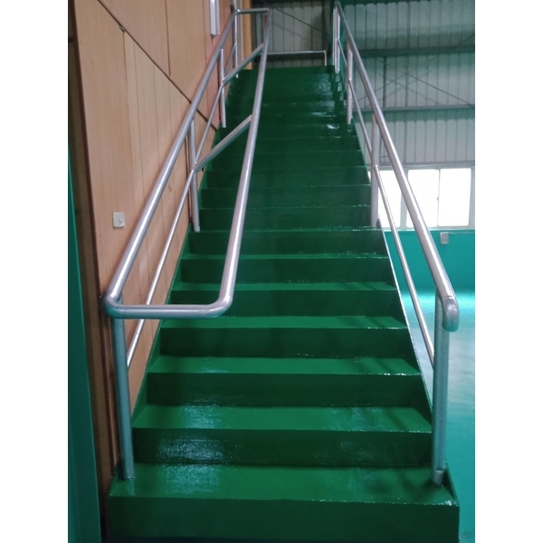 廠房內樓梯噴漆 廠房內樓梯噴漆
