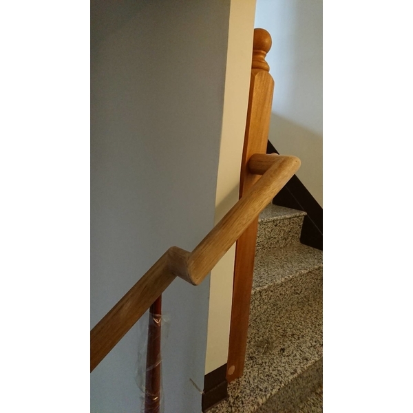 安裝樓梯扶手 安裝樓梯扶手